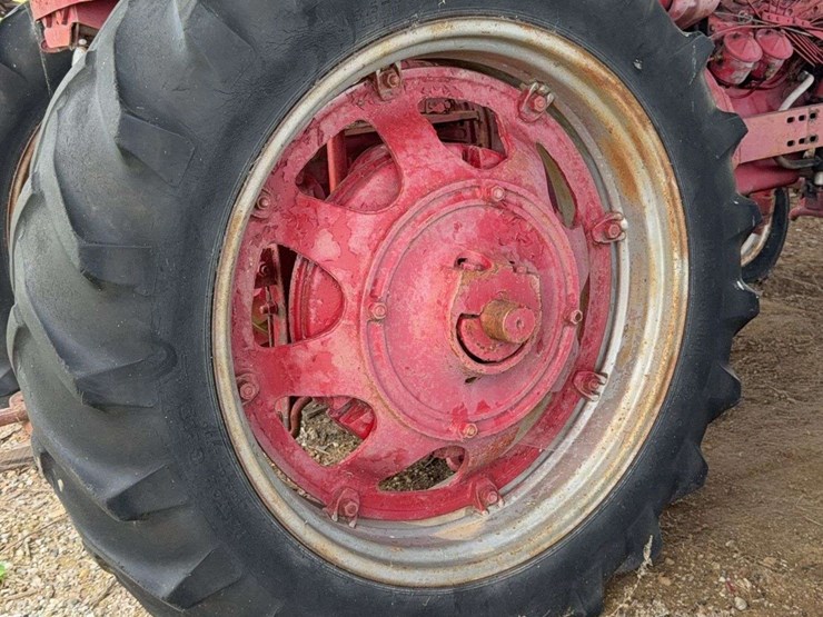 farmall-560-image-22