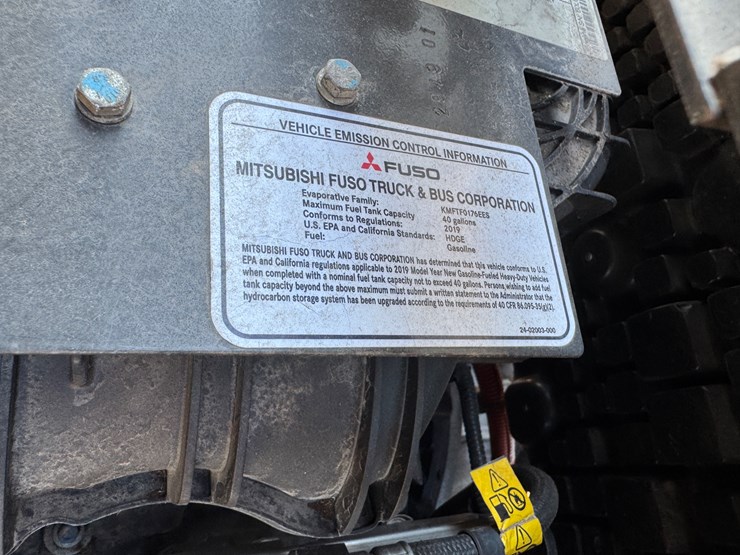 #3240-•-2020-mitsubishi-fuso-canter-truck-(has-wi-title)-(waukesha,-wi)-image-32