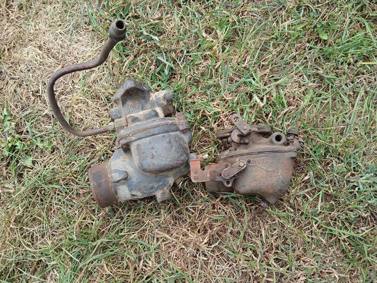 carburetor-and-hydraulic-pump-image-3