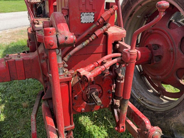 farmall-400-image-35