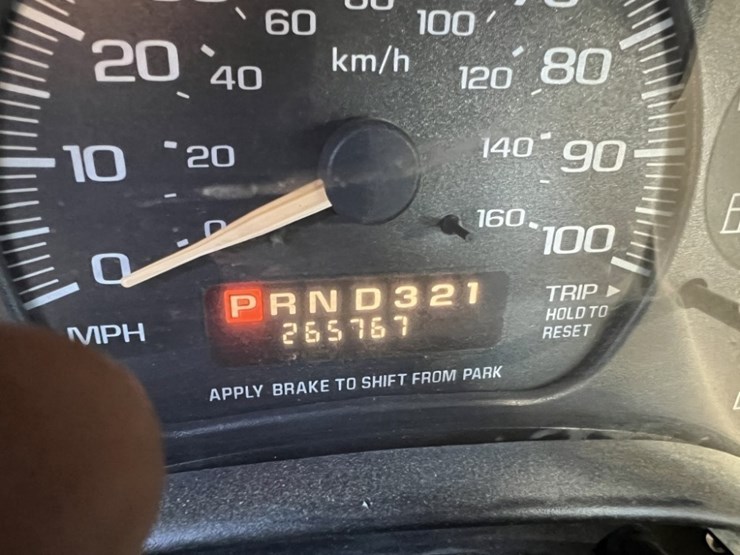 2002-gmc-3500-image-27