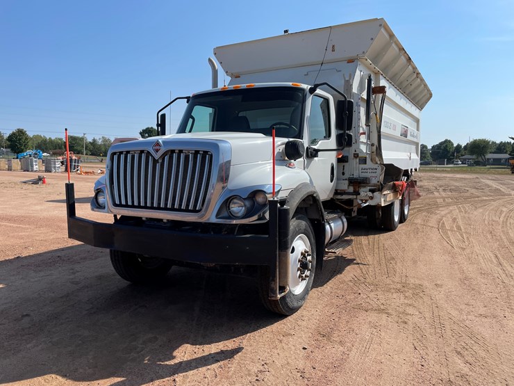 #2000-•-2020-international-roto-mix-mixed-ration-feed-truck-(has-tx-title)-(mosinee,-wi)-image-2