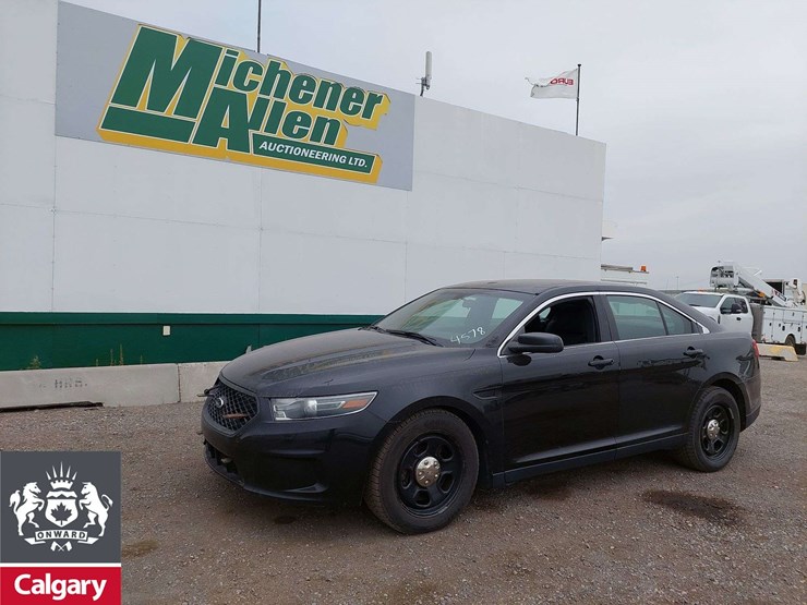2015-ford-taurus-awd-4dr-sedan-image-1