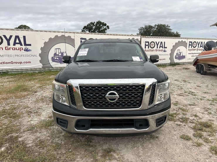 2017-nissan-titan-image-21