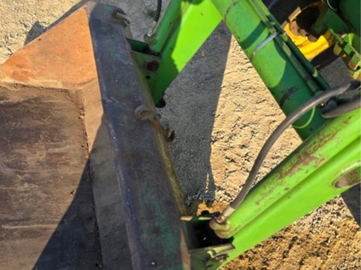 john-deere-2440-image-12