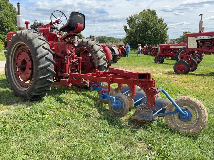 farmall-400-image-6