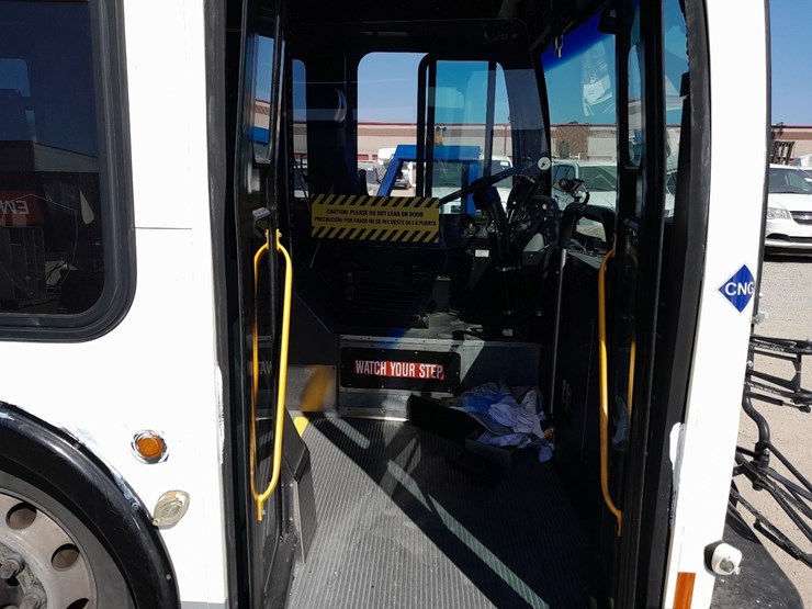 lot#--2007-new-flyer-c40lfr-transit-bus-image-5