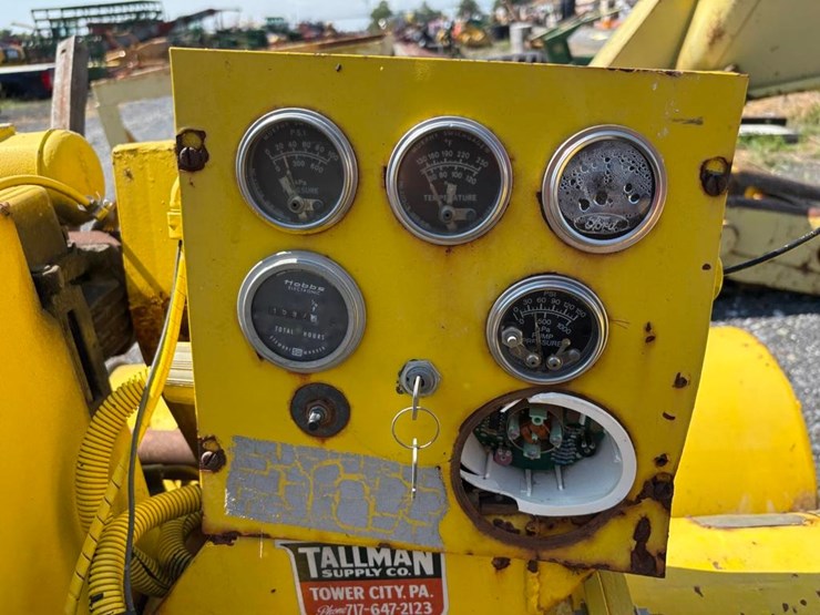 vm-sun-6105t-6-cylinder-diesel-engine-image-23