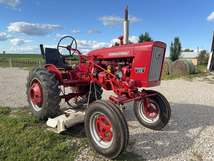farmall-140-with-belly-mower-image-1