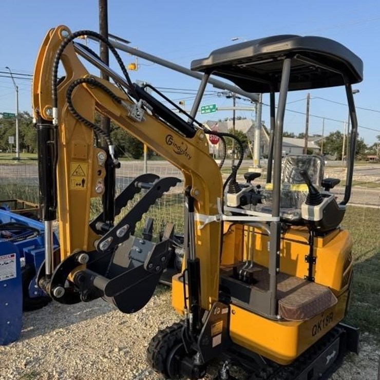 CF Industry, QK18R, 13.5 HP gas powered mini