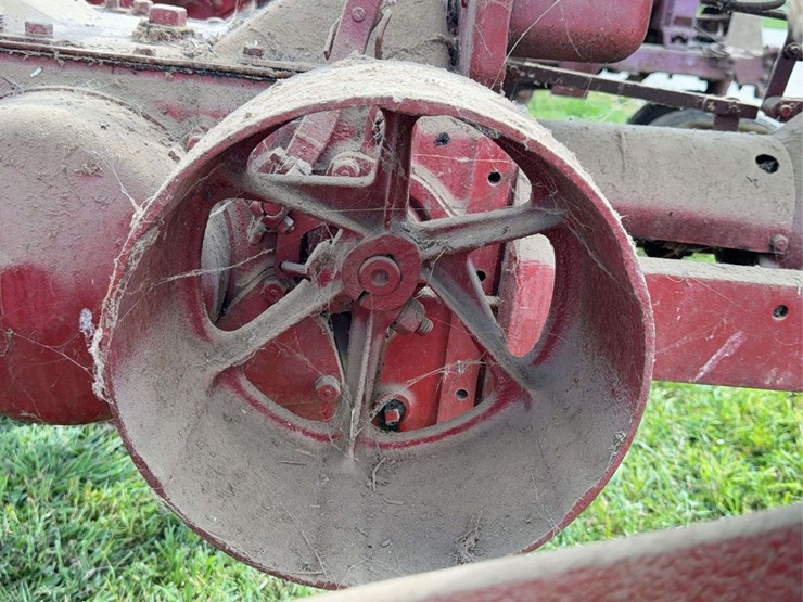 farmall-f-12-image-46