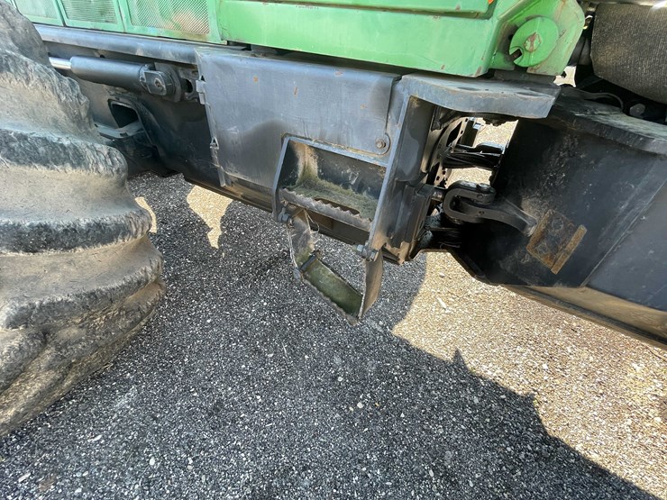 2000-john-deere-660-image-14
