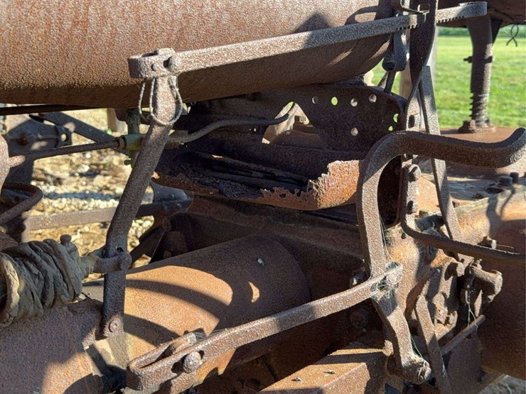 farmall-f-12-image-49