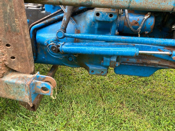 ford-3000-image-10