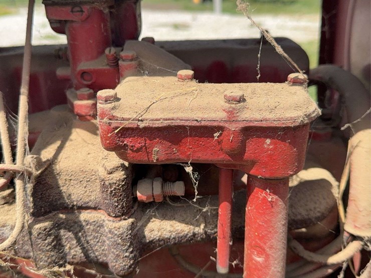 farmall-f-12-image-54