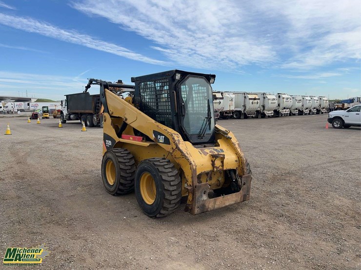 2011-caterpillar-252b3-image-14