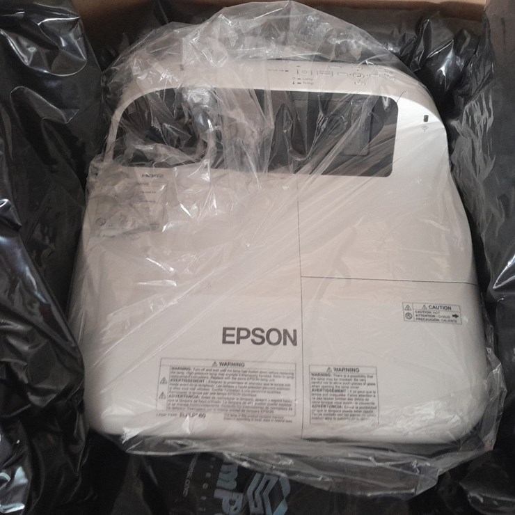 LOT#--ESPON BRIGHTLINK 585wi PROJECTOR
