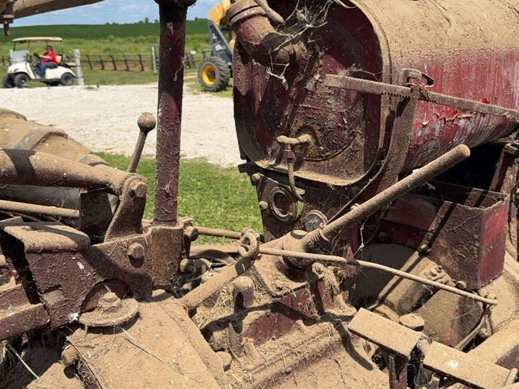 farmall-f-20-image-36