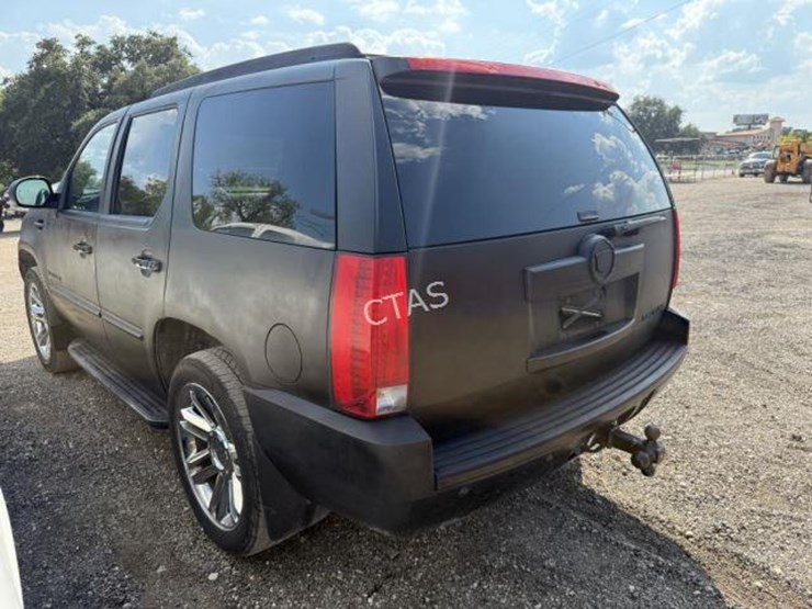 2008-cadillac-escalade-image-5