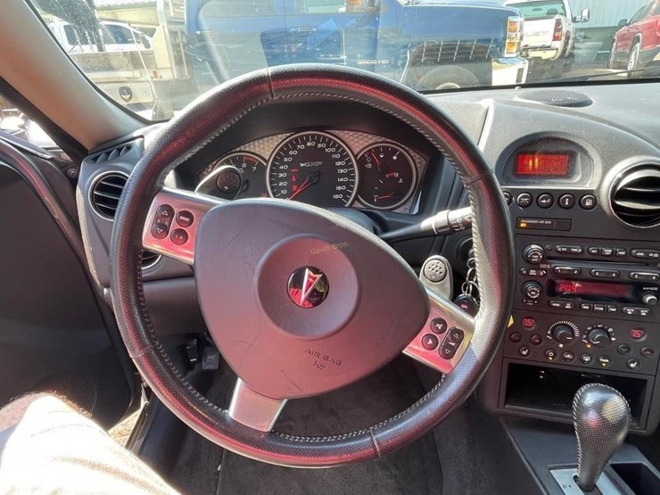 2007-pontiac-grand-prix-car-image-10