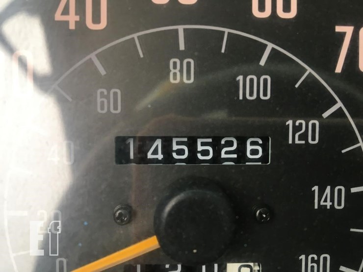 1995-isuzu-npr-image-5