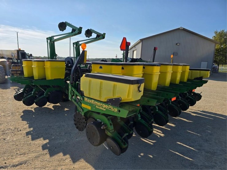 john-deere-1730-image-3
