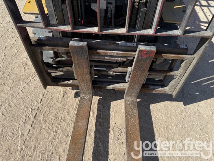 2020-komatsu-fg25t-16-image-11