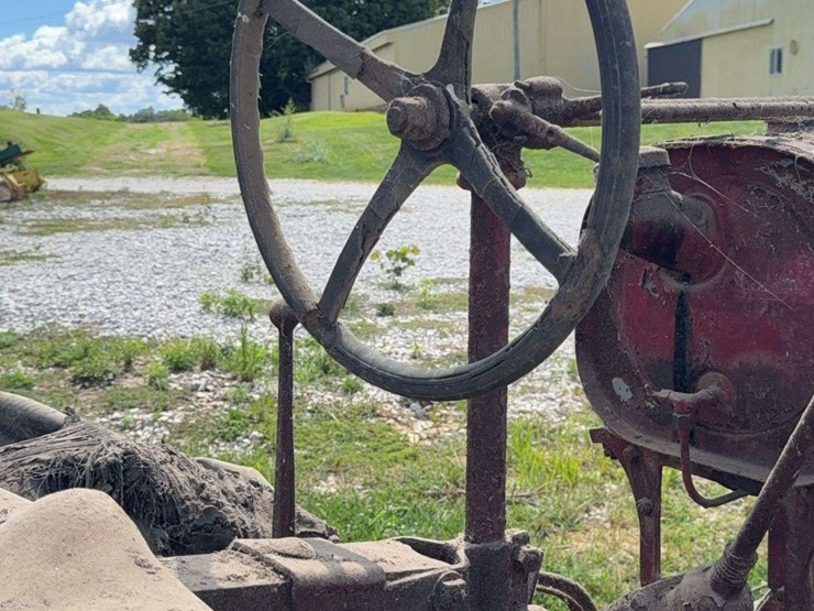 farmall-f-20-image-31