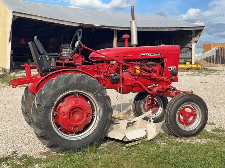 farmall-140-with-belly-mower-image-4