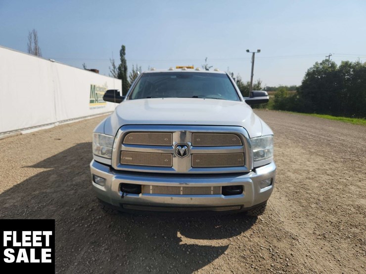 2014-ram-3500-slt-image-19