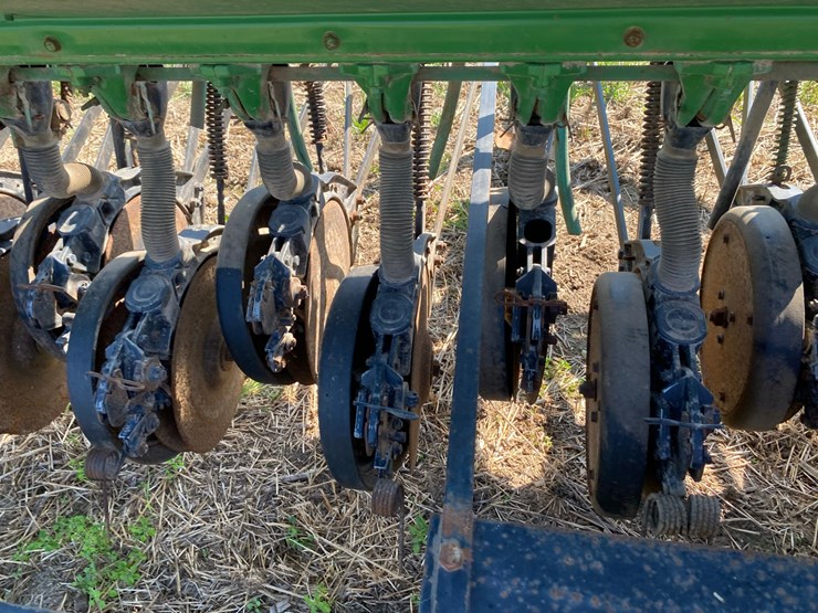 john-deere-8300-image-12
