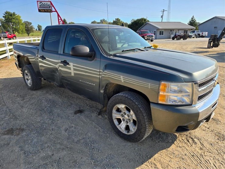 2011-chevrolet-2500-image-9