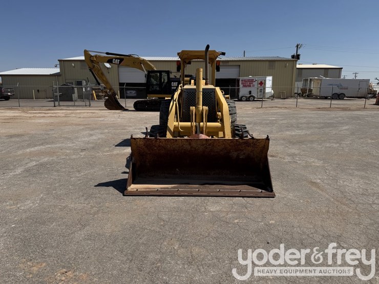 johndeere-210le-image-3
