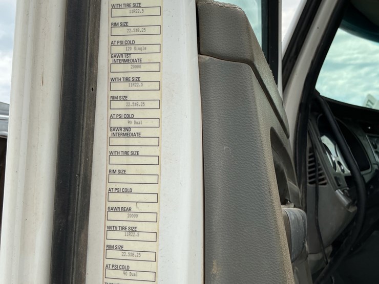 2018-kenworth-t880-image-3
