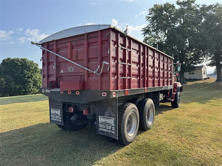1995-ford-l8000-image-3