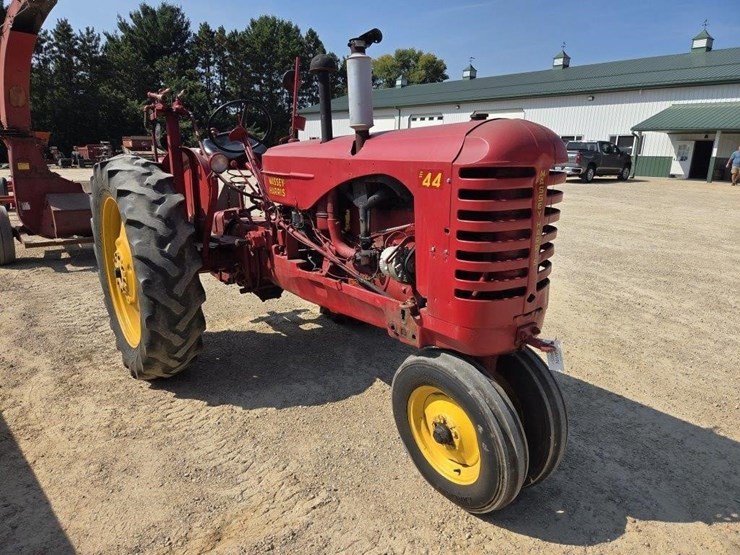 massey-ferguson-44-image-3