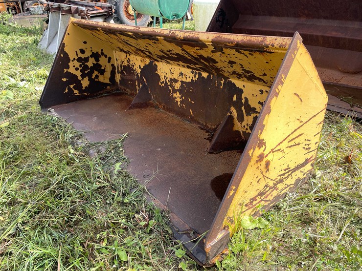#1286-•-front-loader-bucket-attachment-image-1