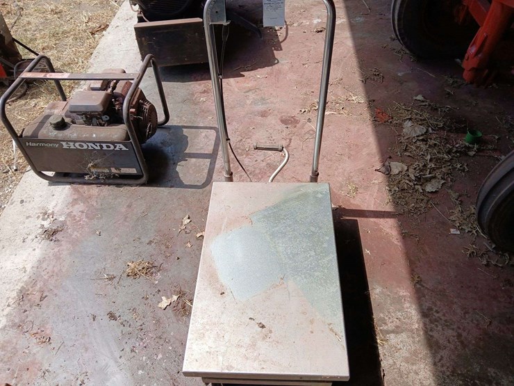 hydraulic-lift-table-image-3