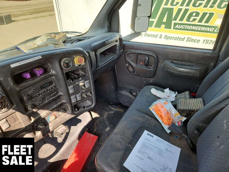 2005-gmc-topkick-c7500-image-16