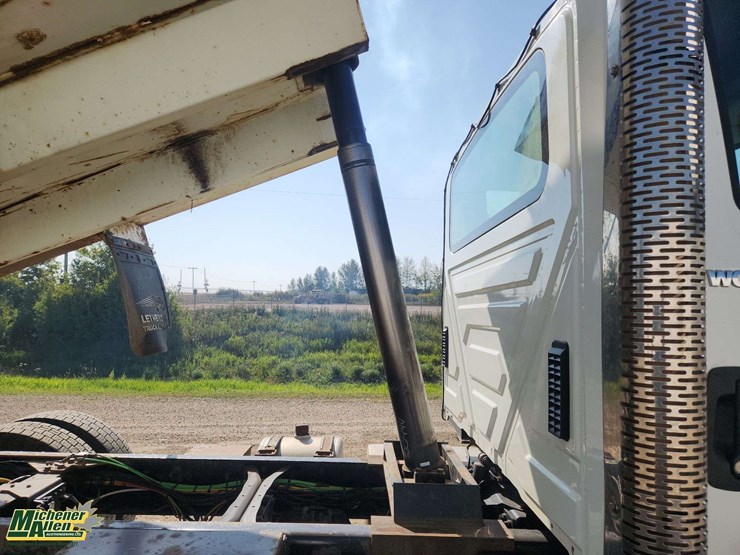 2013-international-workstar-7400-image-31