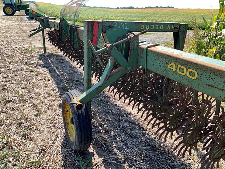 john-deere-400-image-10