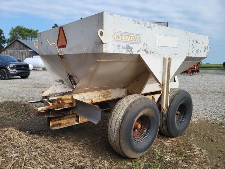 western-simonsen-n64l-tandem-axle-lime/fertilizer-spreader-image-3