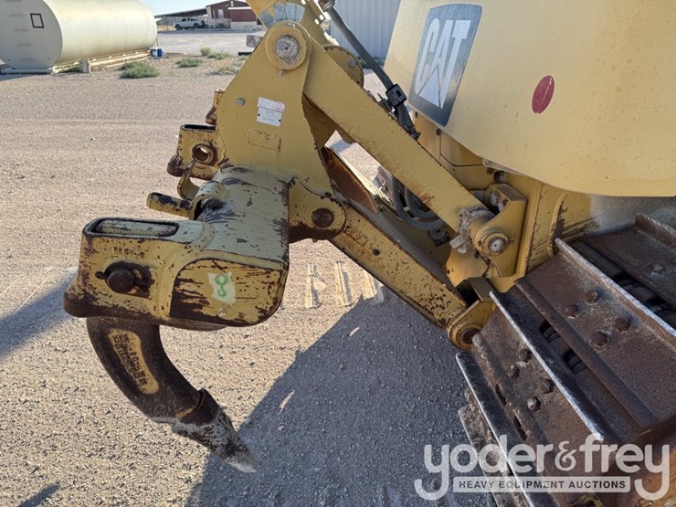 2011-caterpillar-d6k-xl-image-28