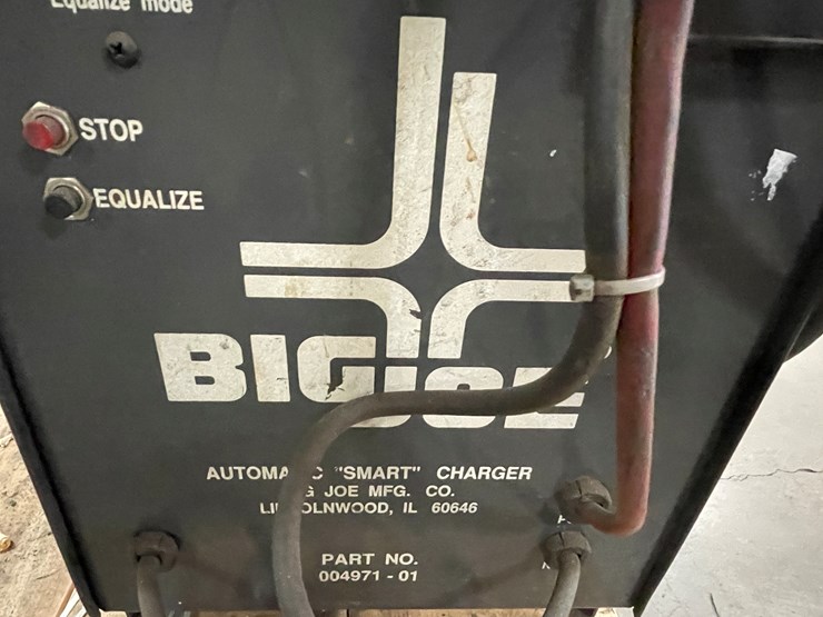 #8022-•-big-joe-battery-charger-image-6