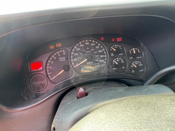 2002-chevrolet-1500-image-16