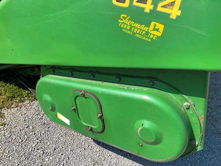 john-deere-844-image-18