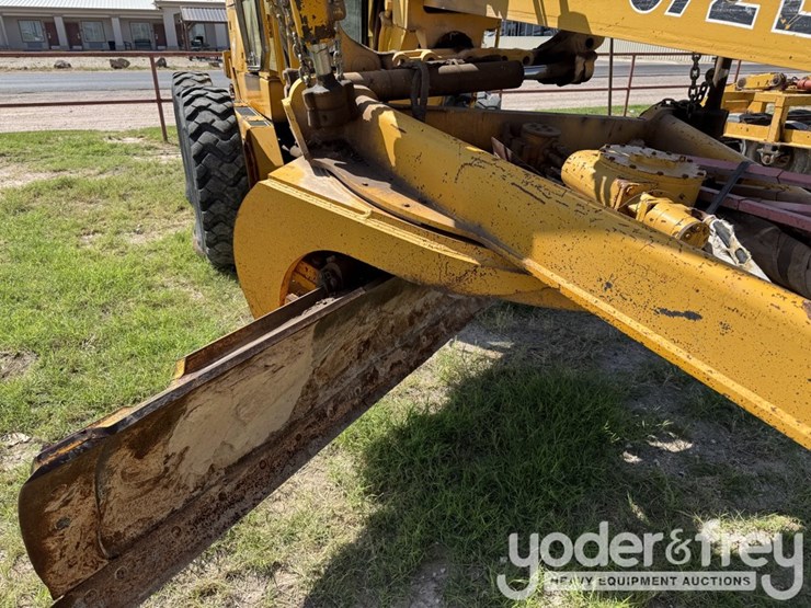deere-672b-image-22
