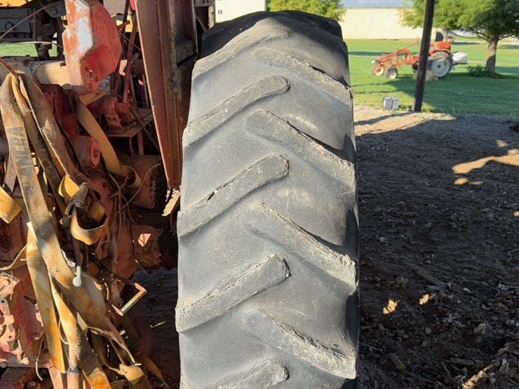 farmall-806-image-26