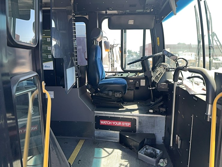 lot#--2007-new-flyerc40lfr-transit-bus-image-5