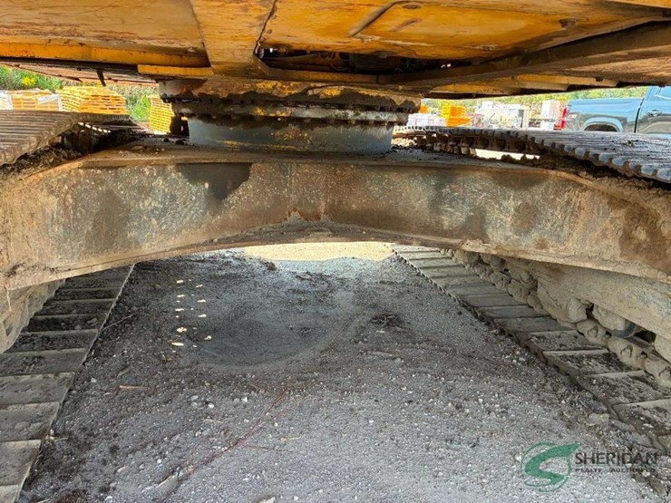 komatsu-pc220-lc-image-9